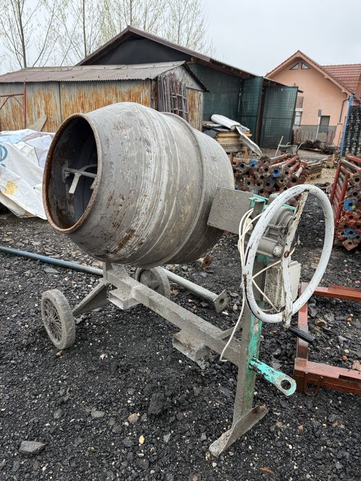 Inchiriem placa compactoare, mai, rigla vibranta, ghilotina, generator