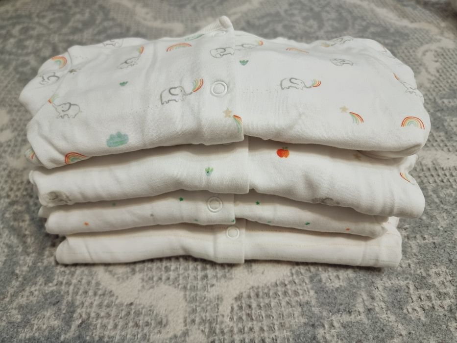 Set 4 pijamale body cu soseta next , 0-3luni, mas 62cm.