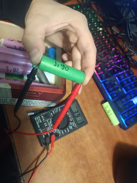 Baterii / Acumulatori Li-Ion 18650 3.70-3.90 v