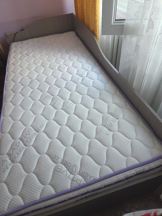 Единично легло с матрак
