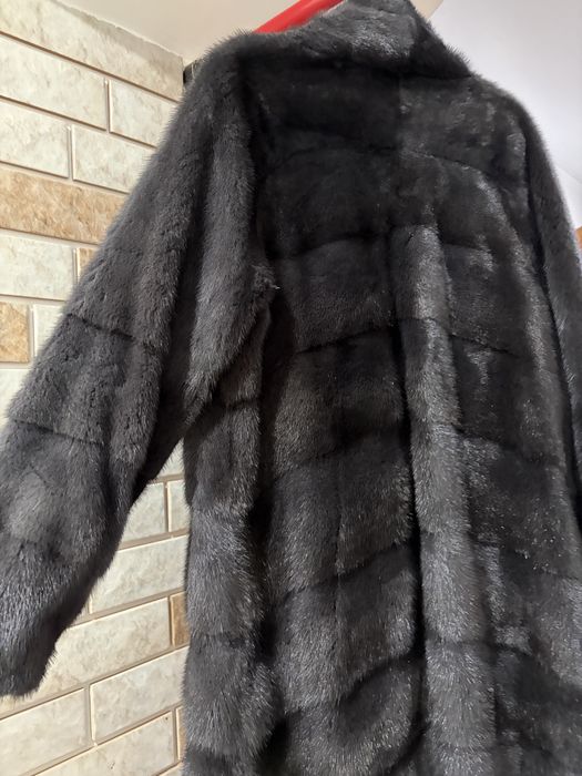 Продам норковую шубу.