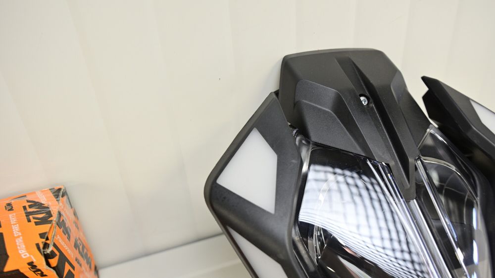 KTM Duke 390 2024 Far cu lumini DRL