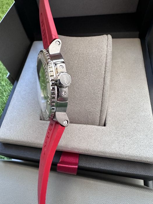 Мъжки часовник Oris Aquis date relief