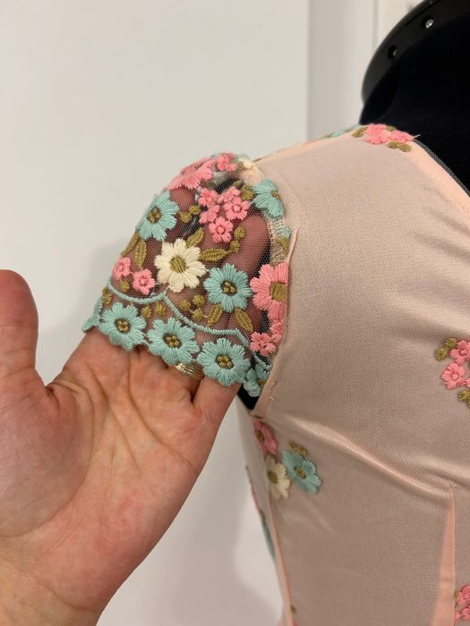 Rochița elegantă