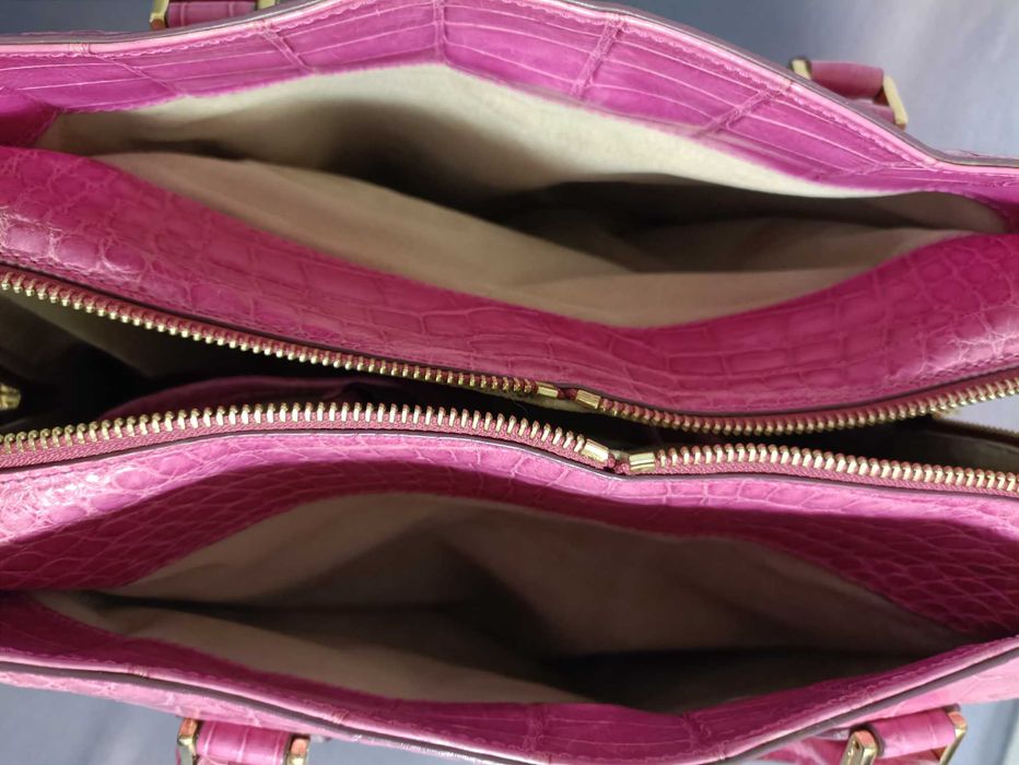 Модная кожаная розовая сумка б/у