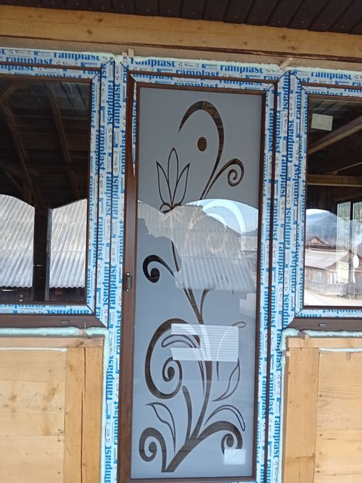 Tâmplărie PVC și plase de insecte .Rulouri exterioare Uși de garaj