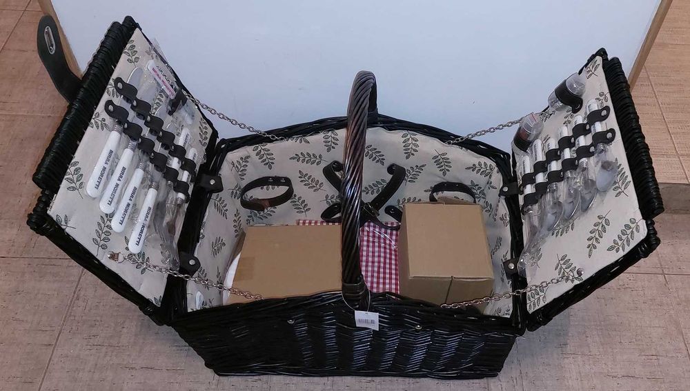 NOU Cos picnic Richmond Park, rachita, 4 persoane, elegant, complet echipat ideal cadou