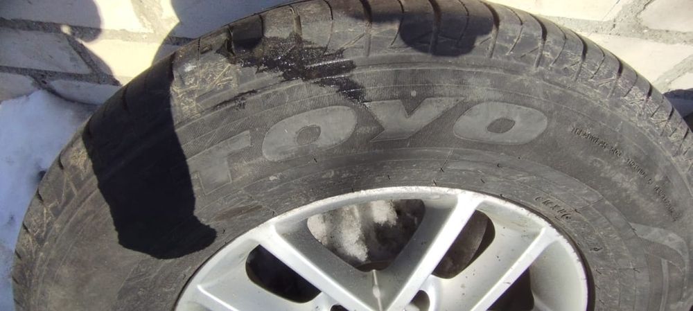 Продам летнюю резину с дисками