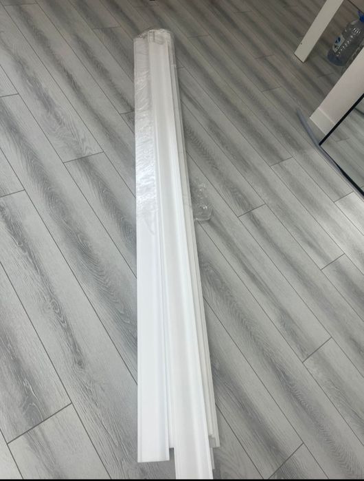 Продам потолочный плинтус