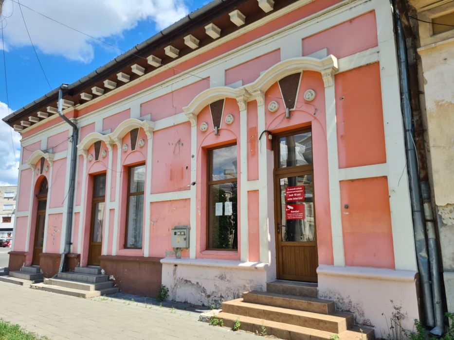 De vânzare spațiu comercial