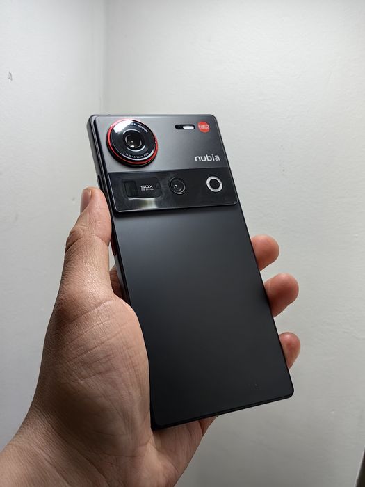 Zte Z70 Ultra 12/256 Gb sotiladi