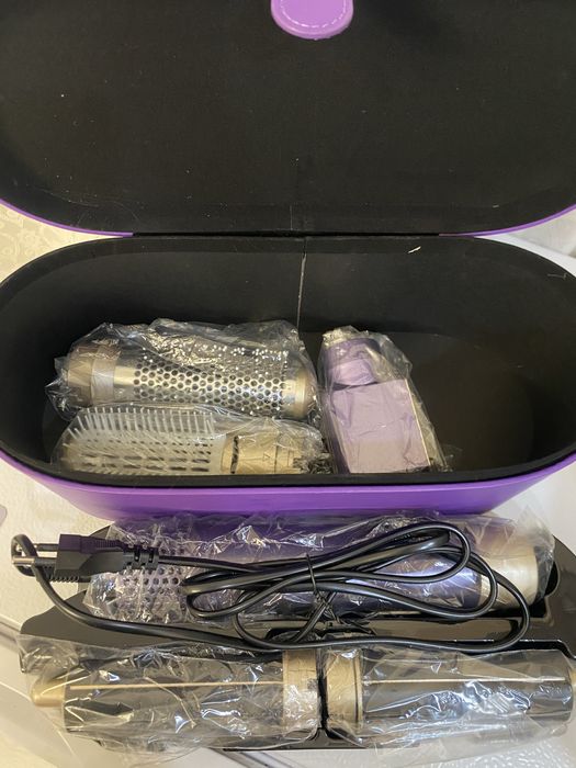 Продам фен Дайсон фиолетового цвета