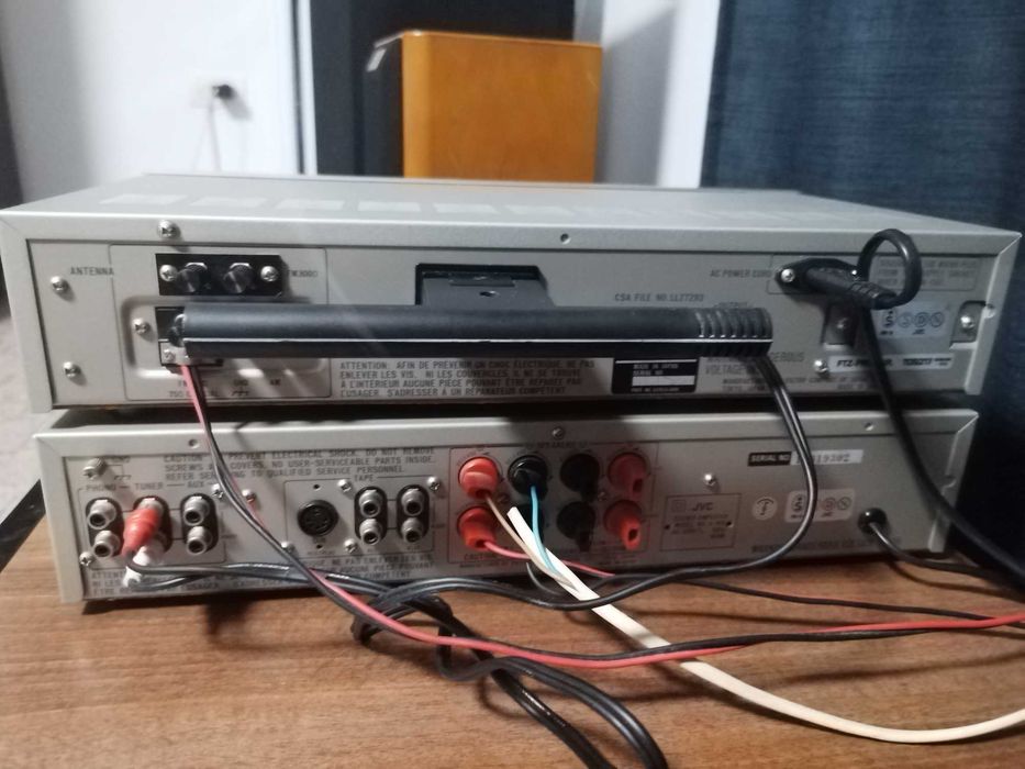 Amplificator si radio JVC