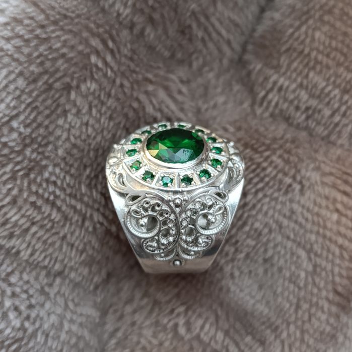 Продам печатка серебро мужская.