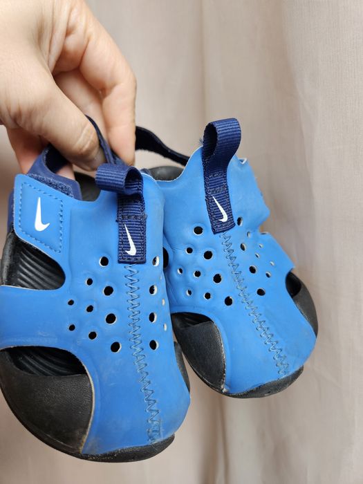 Sandale Nike marime 22