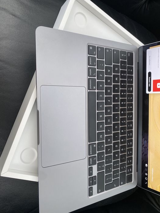 MacBook Air M2 13.6-inch/ 256 Gb / Silver / Cod produs: 9X4T