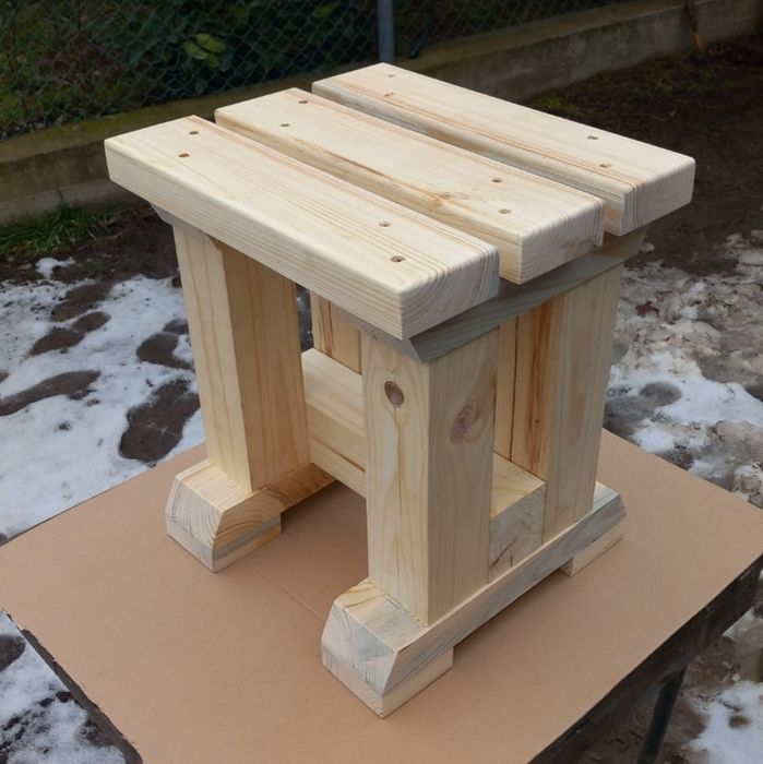 Масивен стол без облегалка