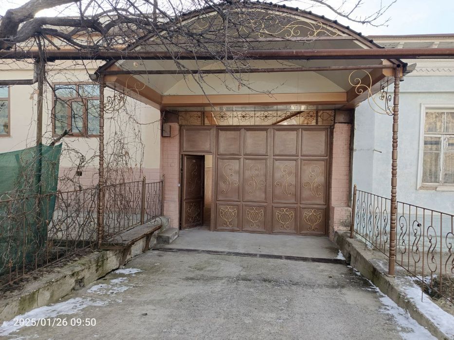 Uchastka sotiladi 8 sotix