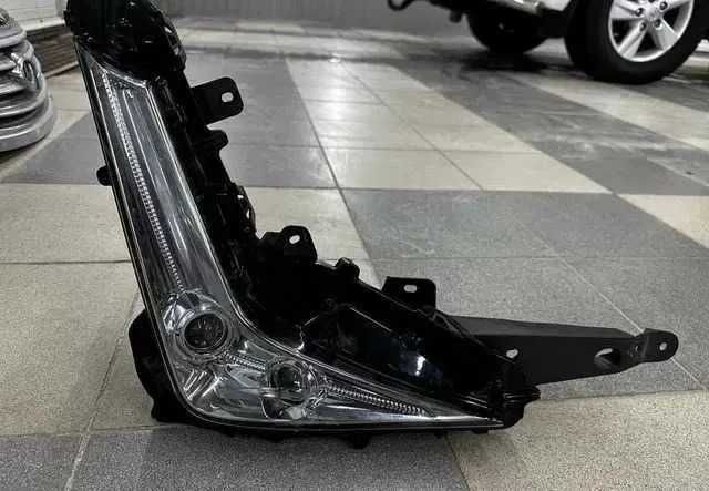 Противотуманная фара левая LX570 2 линзы