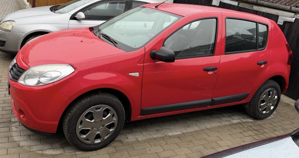 Dacia sandero , motor 1.2 benzina , 108000km , are climă , servo…..