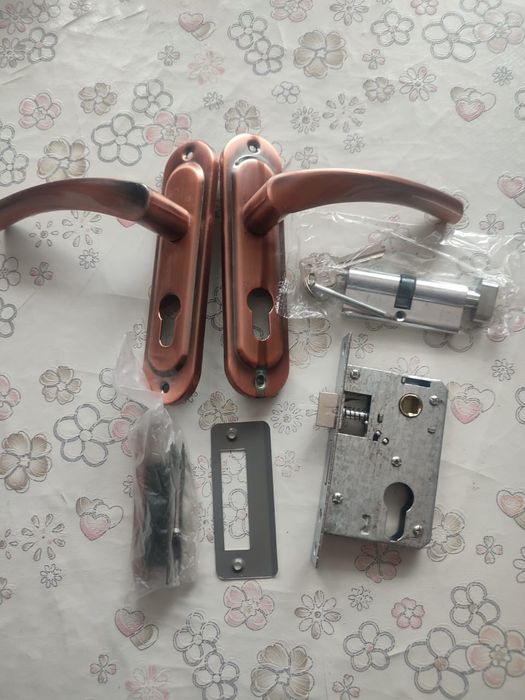 Замок для двери.