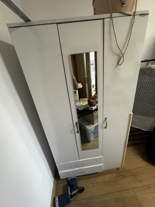 Dulap/ cos de rufe si Dulap alb URGENT