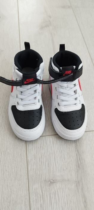 Nike court borough mid 2