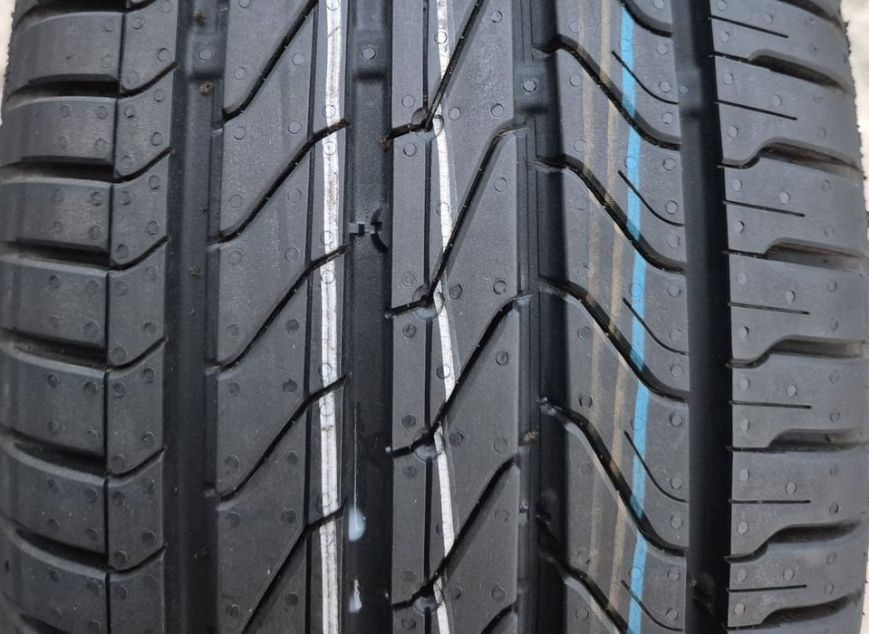 O bucată 205/65 R15 vară - una Continental