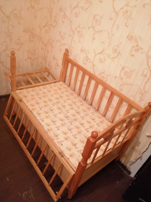 Детская кроватка