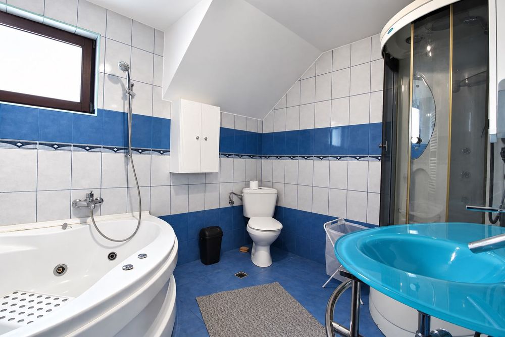 Proprietar inchiriez 1/2 casa duplex Dumbravita modern - British School