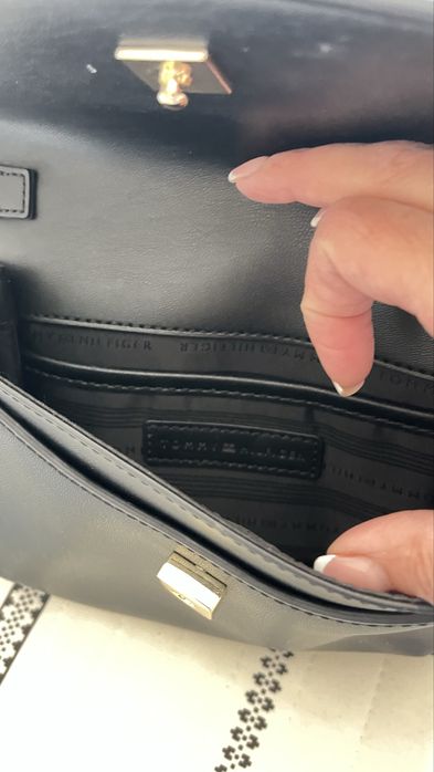 Чанта Tommy Hilfiger през рамо