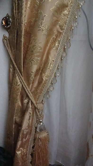 Parda sotiladi arzon