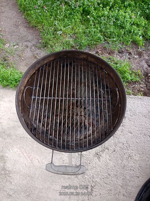 Барбекюта на дървени въглища