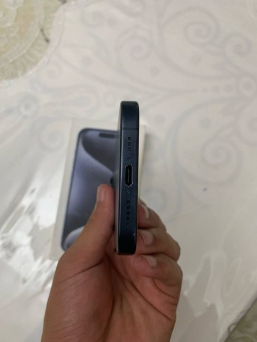 Iphone 15 pro blue titanium