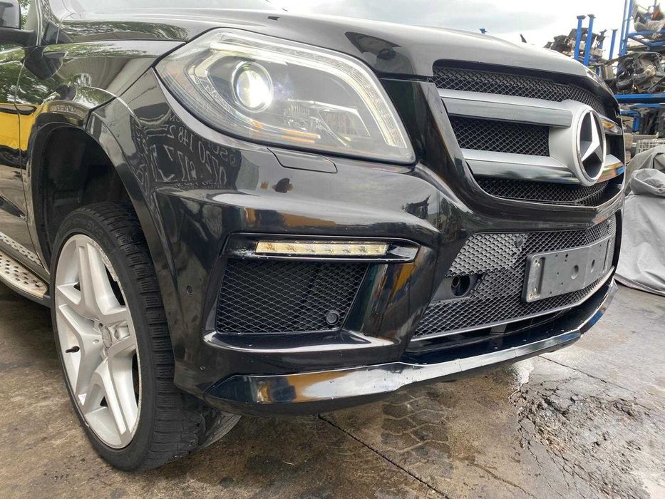 Dezmembrez mercedes GL x166 w166 pachet AMG/far ILS/capota GL/bara GL/