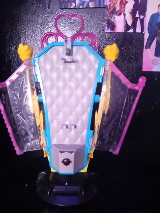 Monster high freaky fusion frankie recharge station