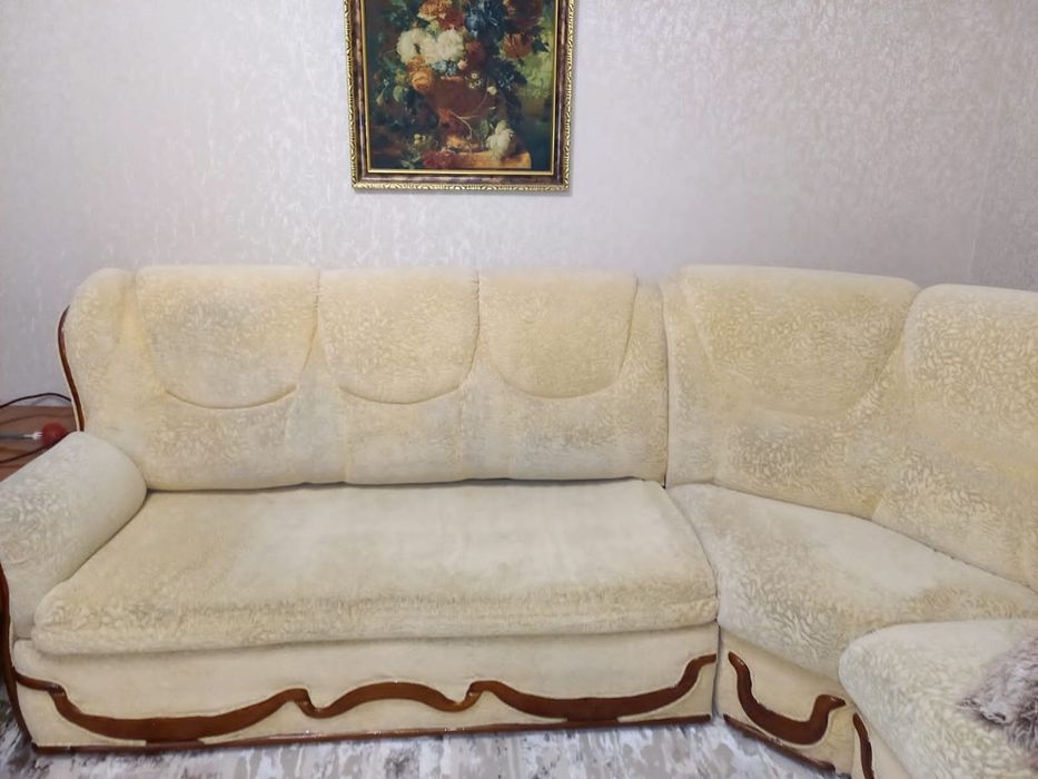 Диван угловой и кресло