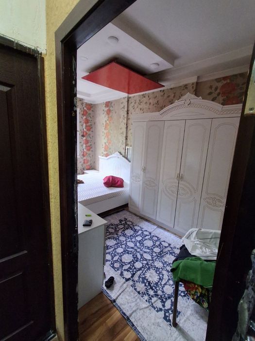 Mega planet ro'parasida, yo'lni yuzi - 1 etaj 3 xona sotiladi !