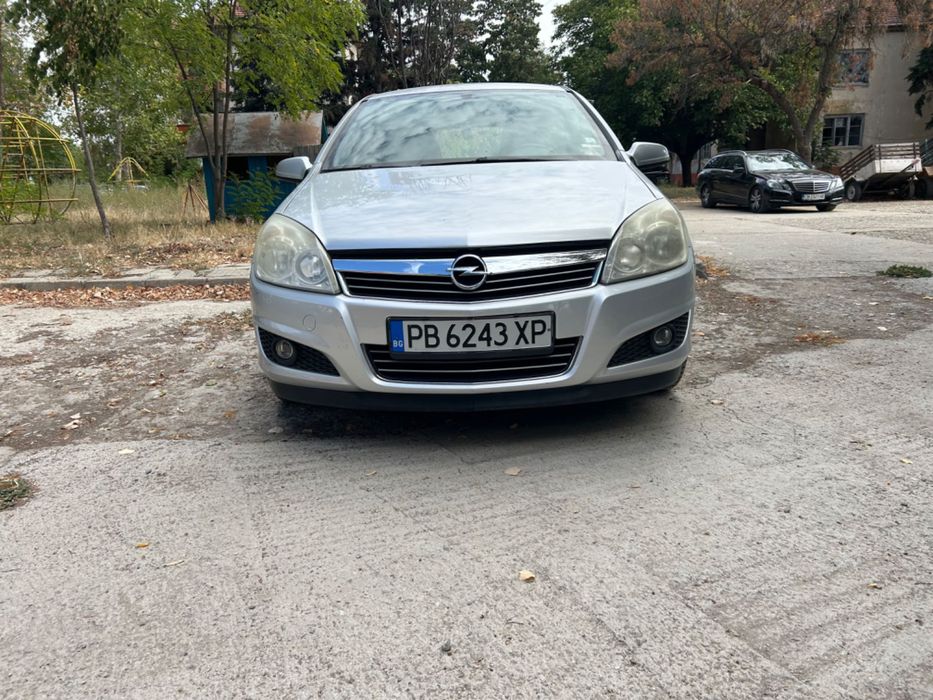 Опел Астра H 2007година 1.6