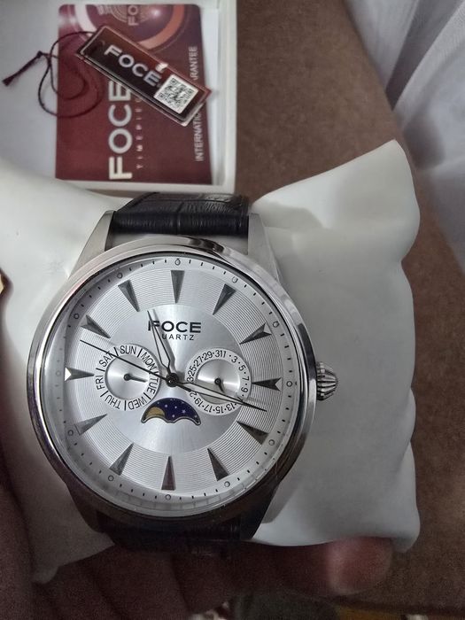 Продам Часы FOCE