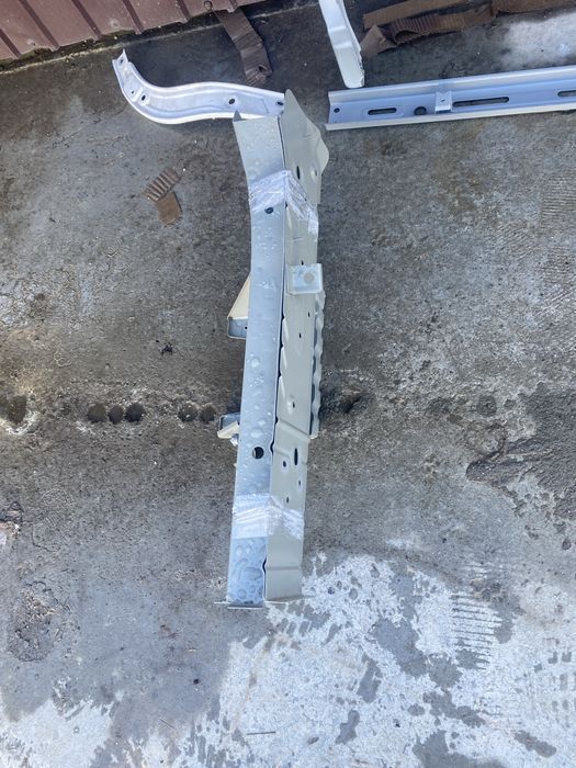 Lonjeron dreapta dacia spring