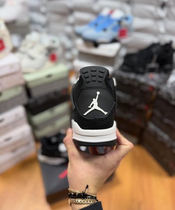 Jordan 4 White Thunder