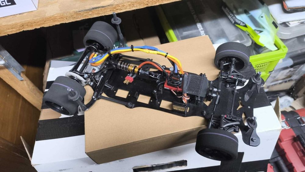Automodel masinuta carbon 1:10 RTR Toyota GT 80km+ (Hpi, Arrma,Traxxas)