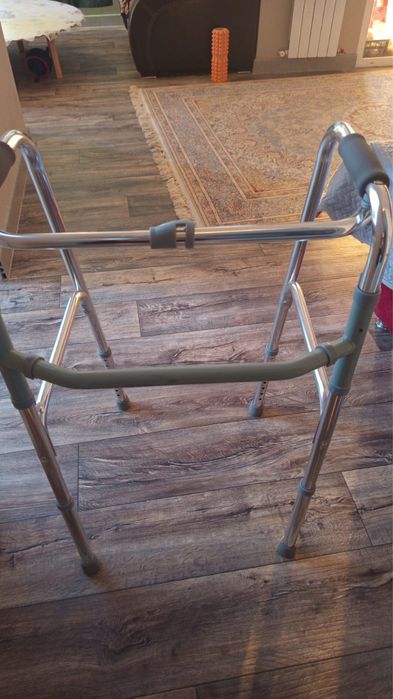 Продам ходунки взролые