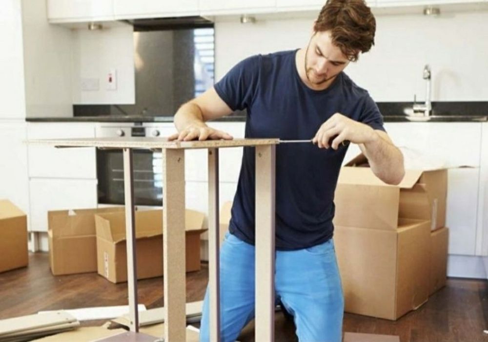 Мебелларни ечамиз сочамиз бузамиз йиғамиз ўрнатамиз тамирлаймиз