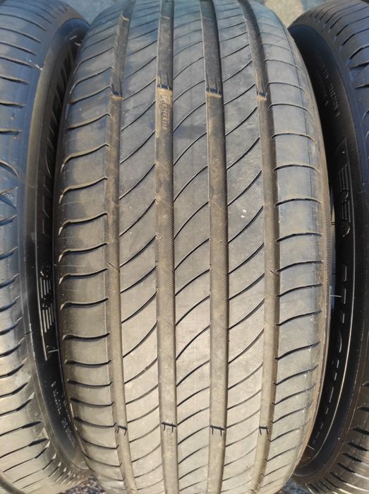 225/55/18 Michelin