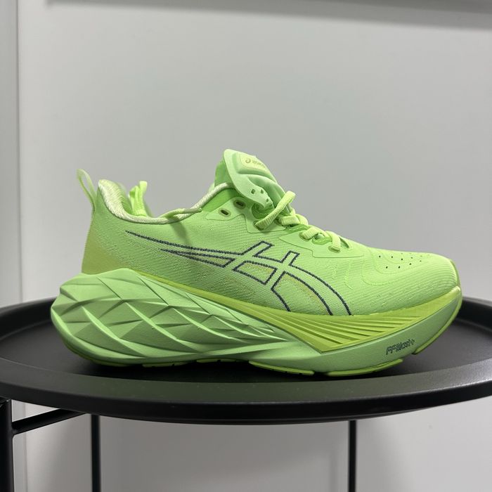 Asics Novablast 4 Lime