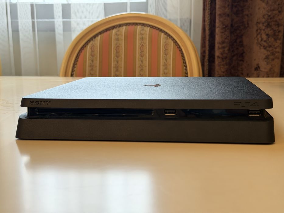 Playstation 4 Slim