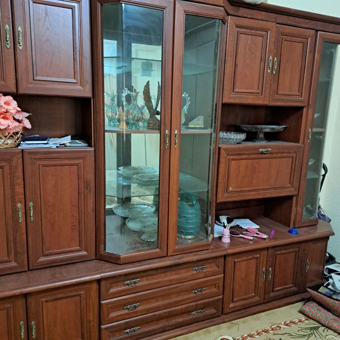 Hovli srochni sotiladi