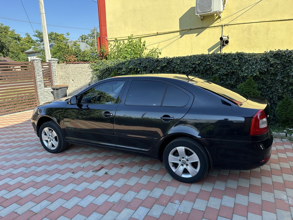 SKODA Octavia 2012 — imagine 2